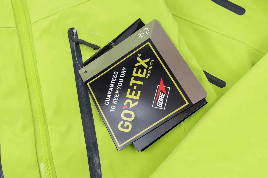 【 】Arcteryx Alpha SV GTX ： Wear-Resistant N X GORE-TEX pro Classic ，E 3D ， ， Stormhood 、 ， 、 、 、Breathable Wear-Resistant。 ：S-XL